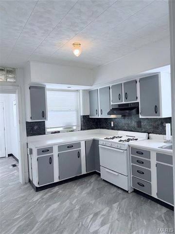 5250 Highland Avenue, St Louis, MO 63113