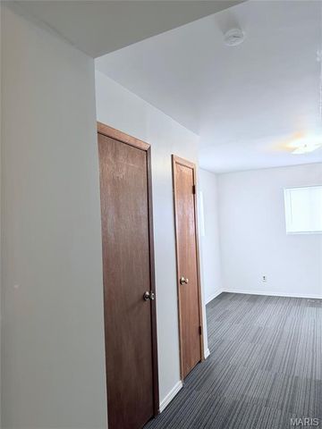 5250 Highland Avenue, St Louis, MO 63113