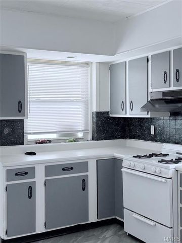 5250 Highland Avenue, St Louis, MO 63113