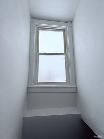 5250 Highland Avenue, St Louis, MO 63113