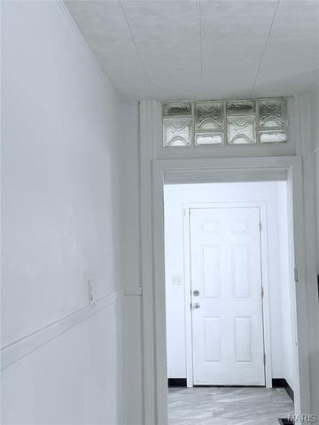 5250 Highland Avenue, St Louis, MO 63113