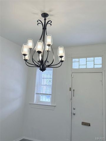 5250 Highland Avenue, St Louis, MO 63113