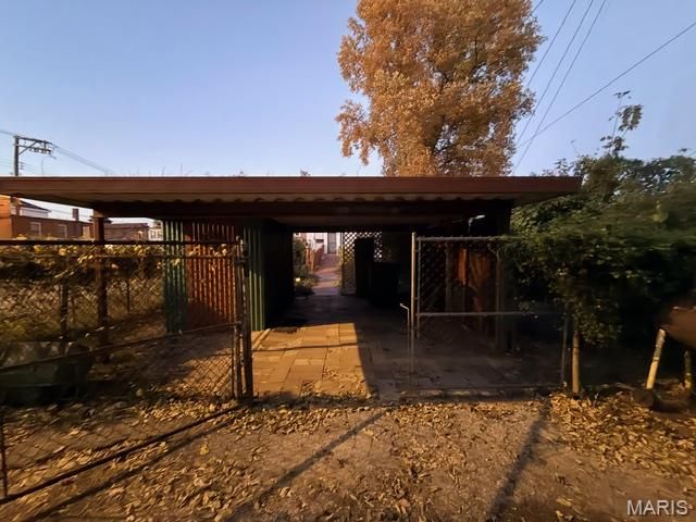 5250 Highland Avenue, St Louis, MO 63113