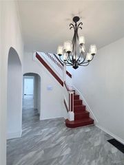 5250 Highland Avenue, St Louis, MO 63113