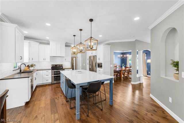 386 Weatherstone Drive, Wadsworth, OH 44281