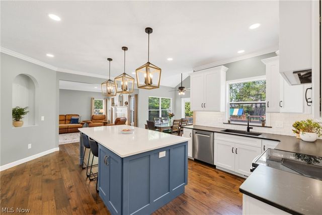 386 Weatherstone Drive, Wadsworth, OH 44281