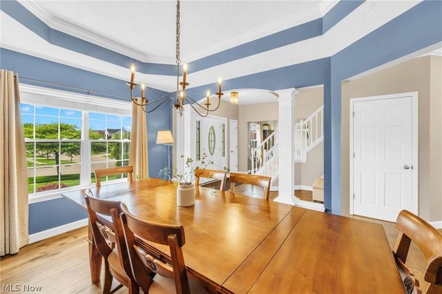 386 Weatherstone Drive, Wadsworth, OH 44281