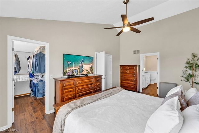 386 Weatherstone Drive, Wadsworth, OH 44281