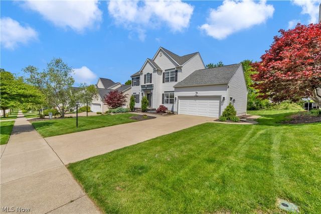 386 Weatherstone Drive, Wadsworth, OH 44281