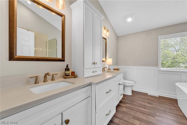 386 Weatherstone Drive, Wadsworth, OH 44281