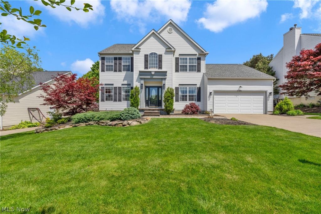 386 Weatherstone Drive, Wadsworth, OH 44281