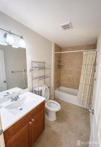 89 Albury Lane, North Brunswick, NJ 08902