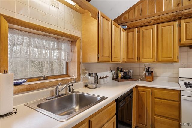 5472 Booth Road, Locke, NY 13092