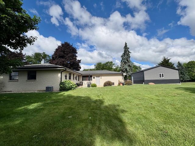 7410 S 68th STREET, Franklin, WI 53132