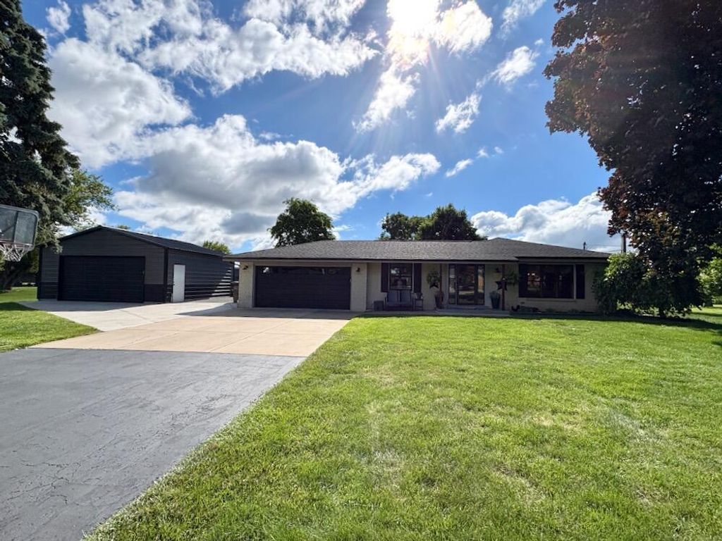 7410 S 68th STREET, Franklin, WI 53132