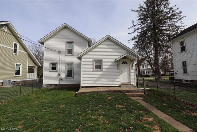 172 N Main Street, Creston, OH 44217