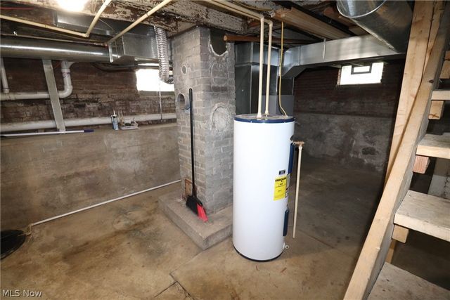 172 N Main Street, Creston, OH 44217