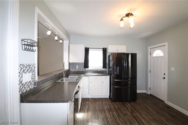 172 N Main Street, Creston, OH 44217