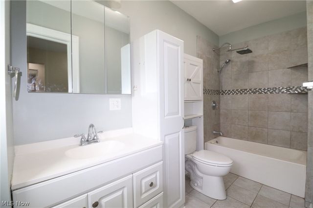 172 N Main Street, Creston, OH 44217