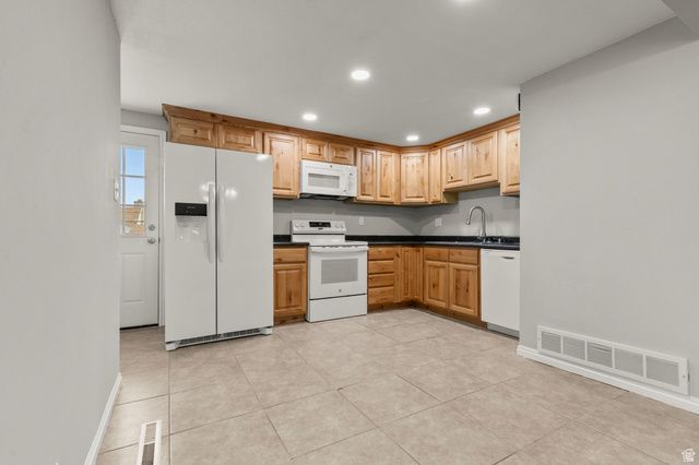 831 N VALERIA DR, Layton, UT 84041