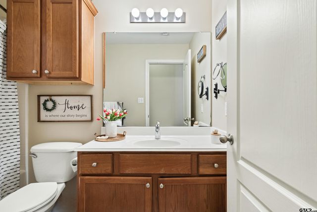 378 Molly Ln, Lindale, TX 75771