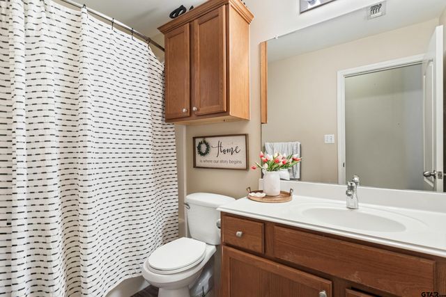378 Molly Ln, Lindale, TX 75771