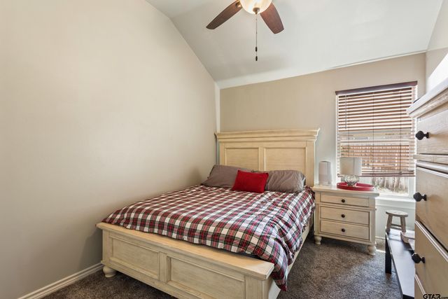 378 Molly Ln, Lindale, TX 75771