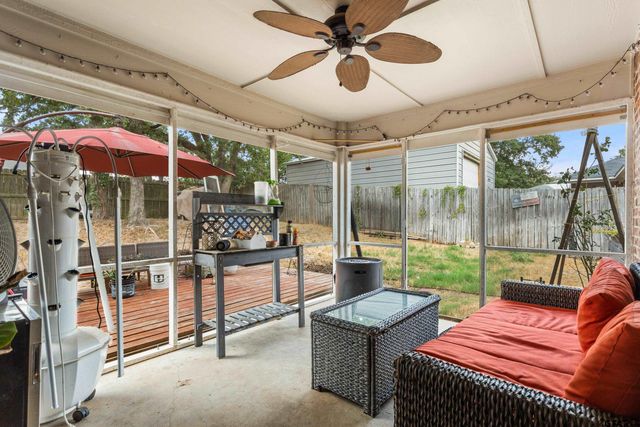 378 Molly Ln, Lindale, TX 75771