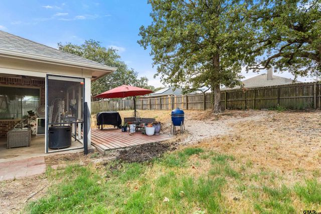 378 Molly Ln, Lindale, TX 75771