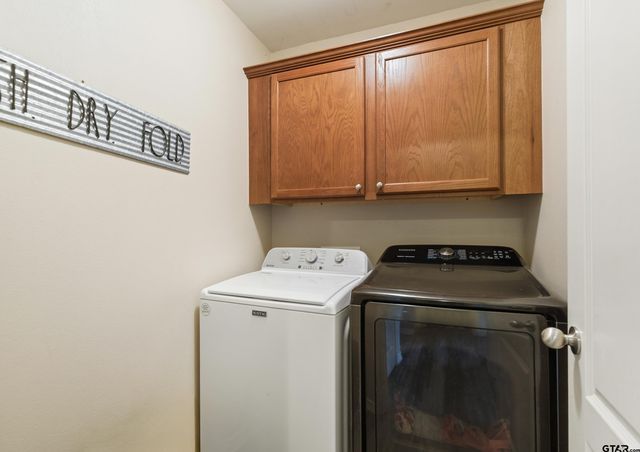 378 Molly Ln, Lindale, TX 75771