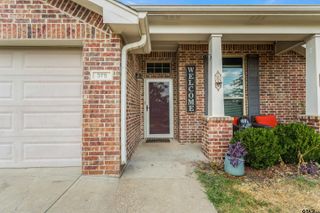 378 Molly Ln, Lindale, TX 75771