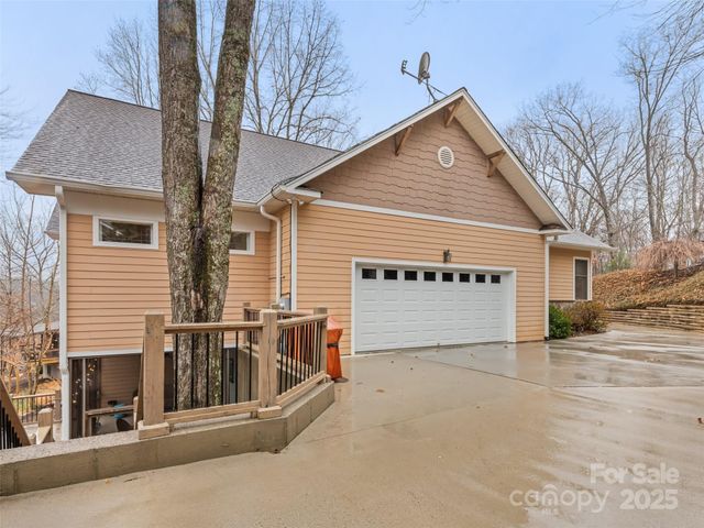 48 Hoosier Court, Lake Junaluska, NC 28745