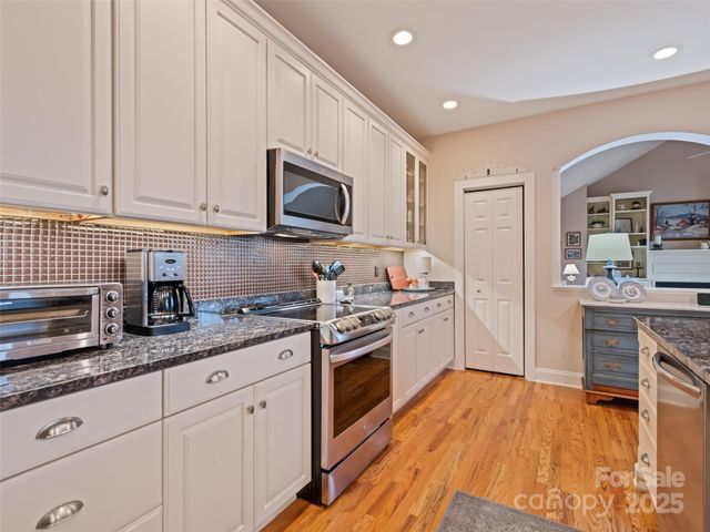 48 Hoosier Court, Lake Junaluska, NC 28745