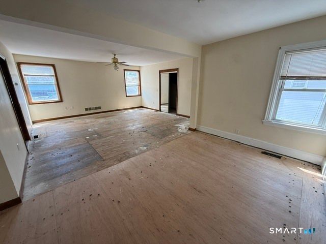 76 Waverly Place, Bridgeport, CT 06610