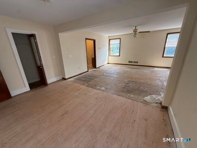 76 Waverly Place, Bridgeport, CT 06610