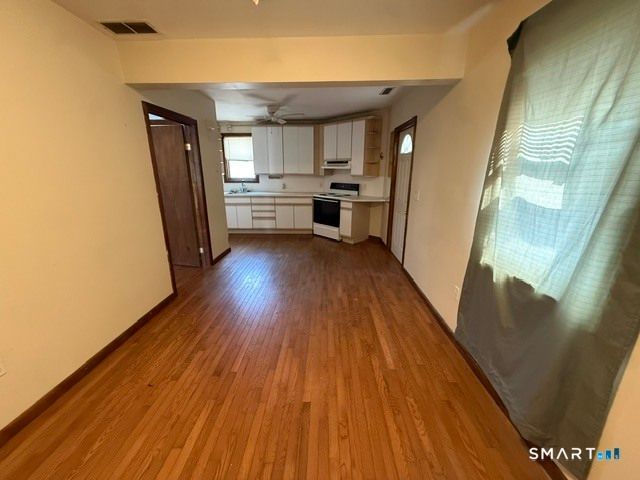 76 Waverly Place, Bridgeport, CT 06610