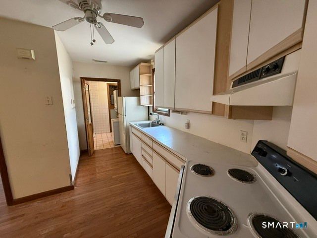 76 Waverly Place, Bridgeport, CT 06610