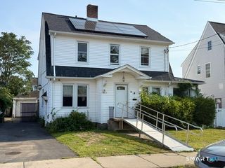 76 Waverly Place, Bridgeport, CT 06610
