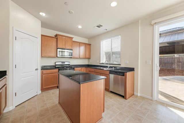 46 Sugarbush Ct, Oakley, CA 94561