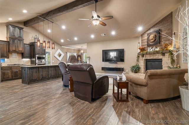 17 Tabernacle Drive, Calera, OK 74730