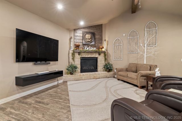 17 Tabernacle Drive, Calera, OK 74730