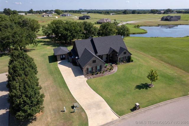 17 Tabernacle Drive, Calera, OK 74730