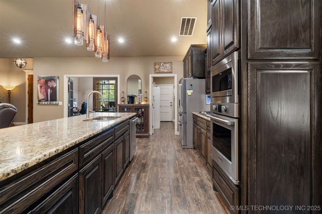 17 Tabernacle Drive, Calera, OK 74730