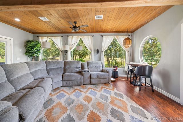 17 Tabernacle Drive, Calera, OK 74730