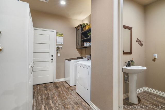 17 Tabernacle Drive, Calera, OK 74730