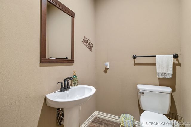 17 Tabernacle Drive, Calera, OK 74730