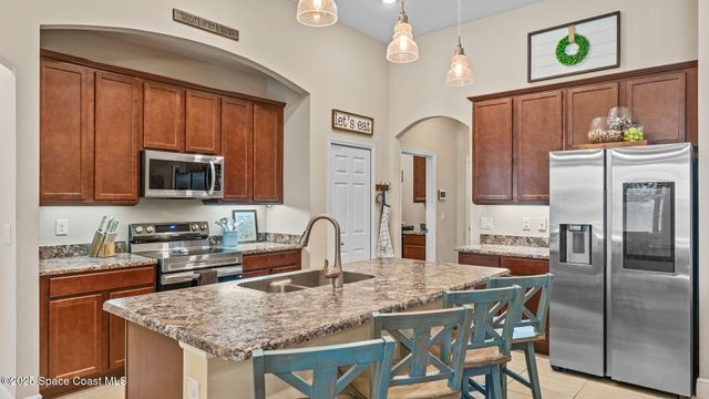 1106 Morgan Circle NE, Palm Bay, FL 32905
