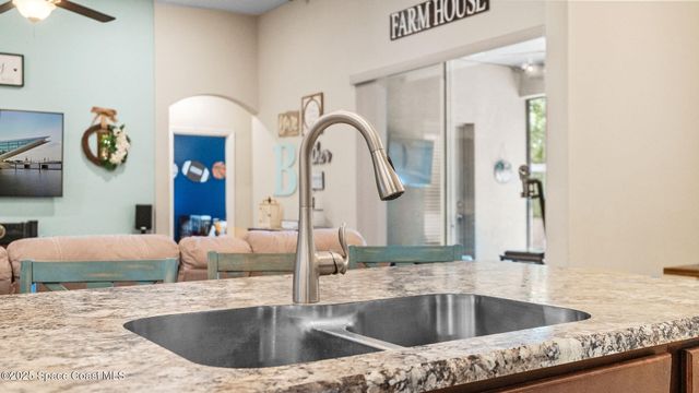 1106 Morgan Circle NE, Palm Bay, FL 32905