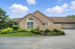 1892 Farmbrook Circle S, Grove City, OH 43123
