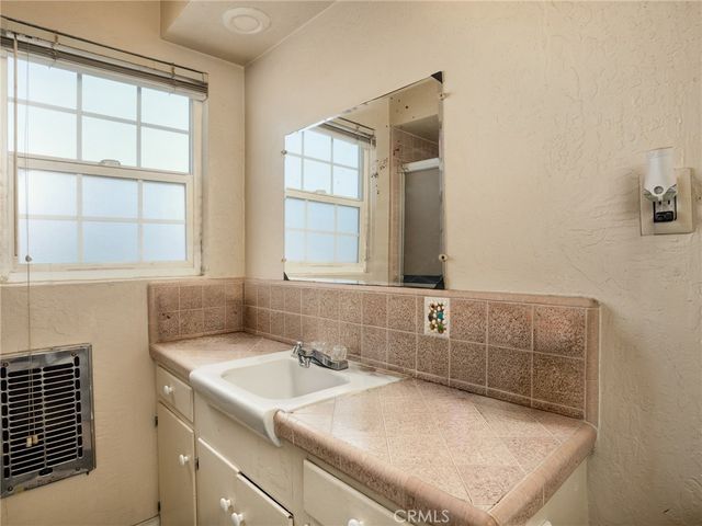 5126 W El Segundo Boulevard, Hawthorne, CA 90250